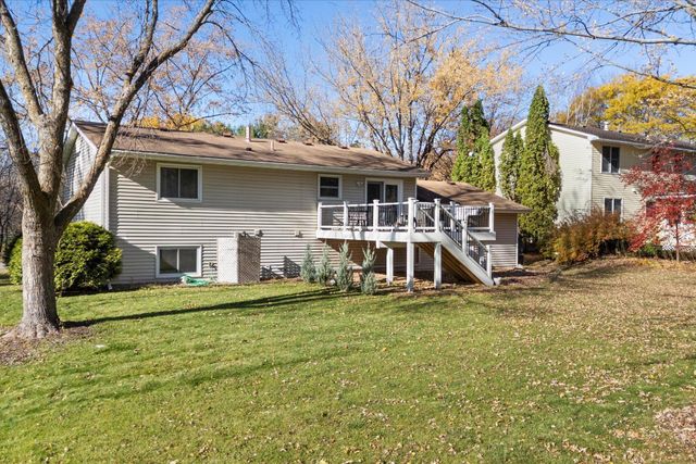 3048 Camelot Circle, Woodbury, MN 55125