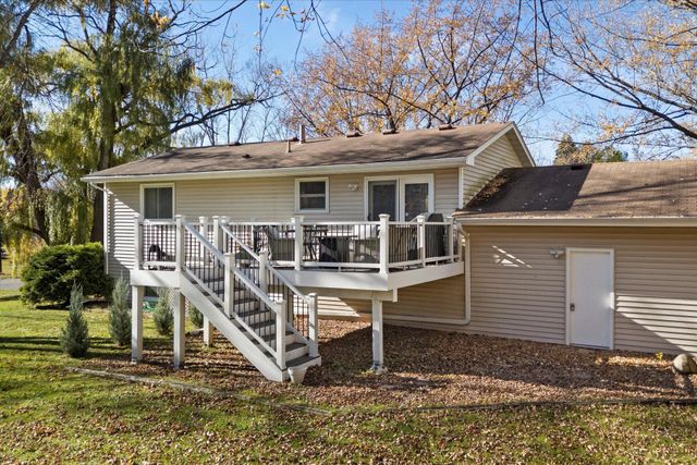 3048 Camelot Circle, Woodbury, MN 55125