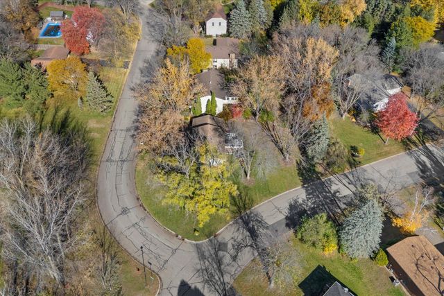 3048 Camelot Circle, Woodbury, MN 55125