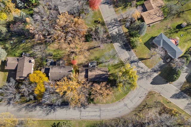 3048 Camelot Circle, Woodbury, MN 55125