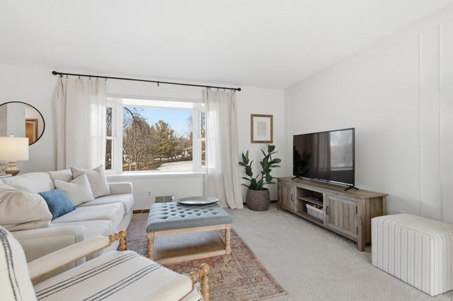 3048 Camelot Circle, Woodbury, MN 55125