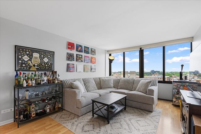 2754 N Hampden Court 1101, Chicago, IL 60614