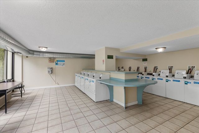 2754 N Hampden Court 1101, Chicago, IL 60614