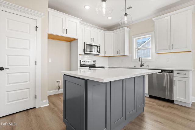 2085 Presley Crossing, Jonesborough, TN 37659