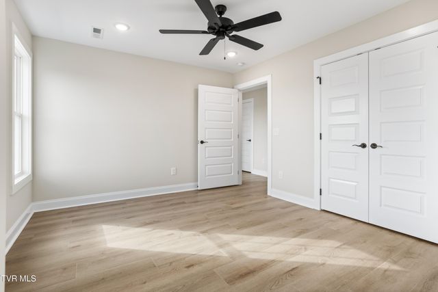 2085 Presley Crossing, Jonesborough, TN 37659