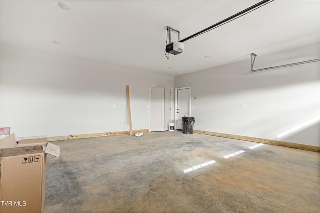 2085 Presley Crossing, Jonesborough, TN 37659