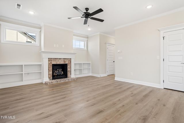 2085 Presley Crossing, Jonesborough, TN 37659
