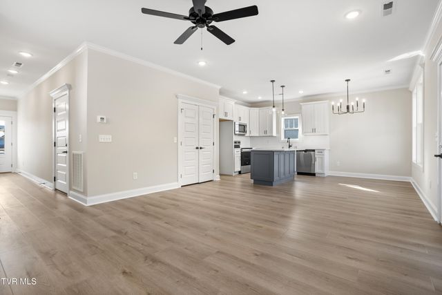 2085 Presley Crossing, Jonesborough, TN 37659
