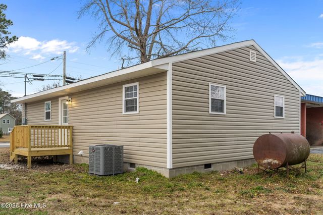 211 S Jackson Street, Beulaville, NC 28518
