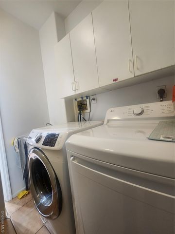 3 Arbor Field Way, Lake Grove, NY 11755