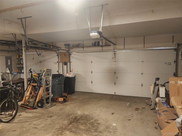 3 Arbor Field Way, Lake Grove, NY 11755