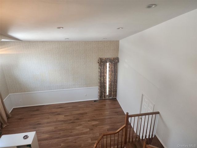 3 Arbor Field Way, Lake Grove, NY 11755