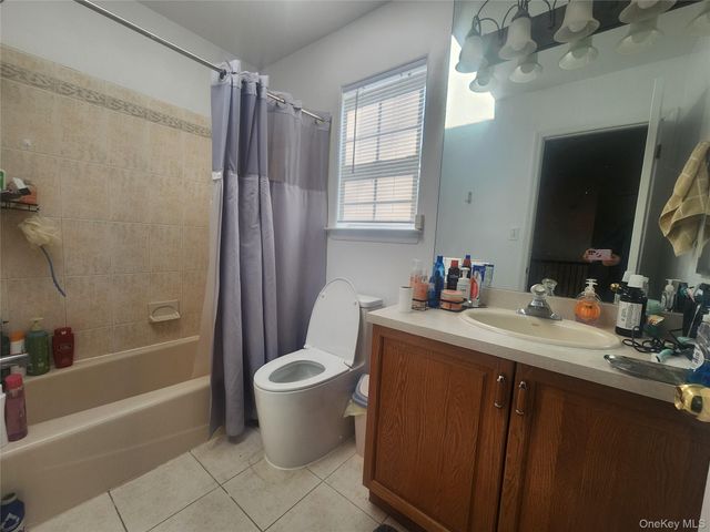 3 Arbor Field Way, Lake Grove, NY 11755