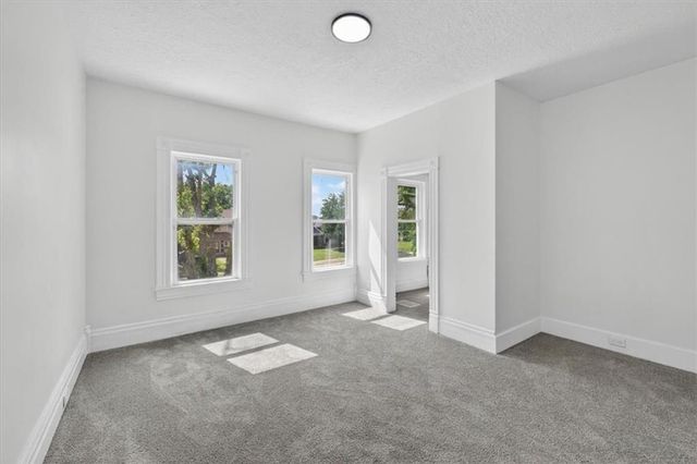 1821 S Sterling Avenue, Independence, MO 64052