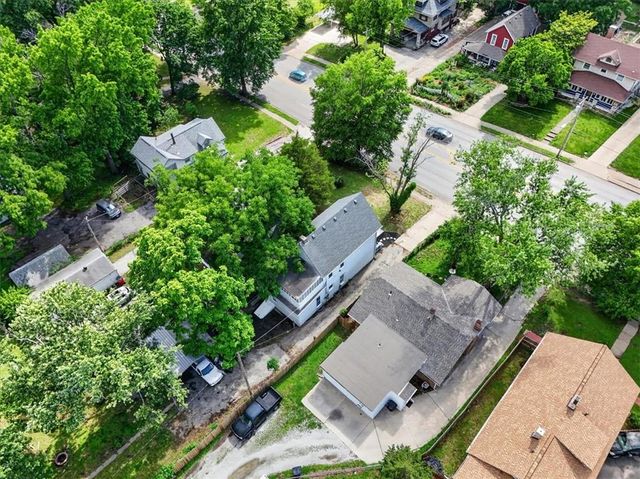 1821 S Sterling Avenue, Independence, MO 64052