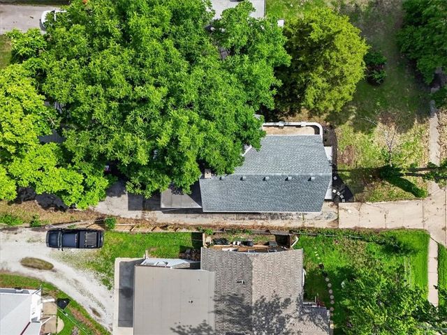 1821 S Sterling Avenue, Independence, MO 64052