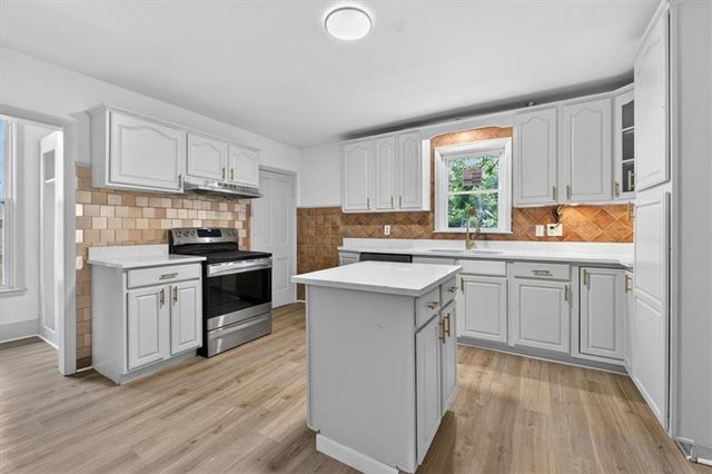1821 S Sterling Avenue, Independence, MO 64052