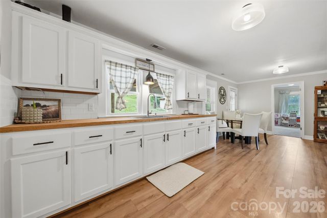 4710 Overland Road, Lenoir, NC 28645