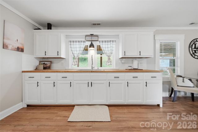 4710 Overland Road, Lenoir, NC 28645