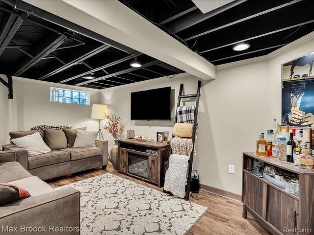 2000 Kalama Avenue, Royal Oak, MI 48067