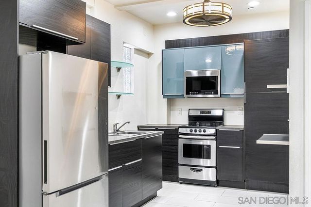 6618 22 Appert Ct, San Diego, CA 92111