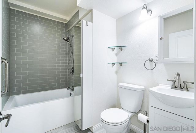 6618 22 Appert Ct, San Diego, CA 92111