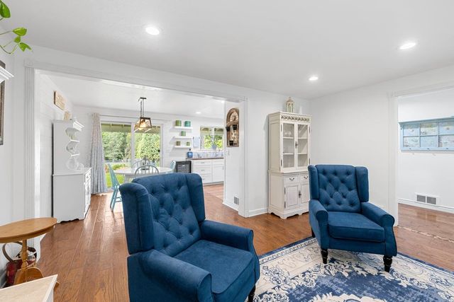 5460 HWY 238, Jacksonville, OR 97530