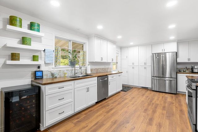 5460 HWY 238, Jacksonville, OR 97530