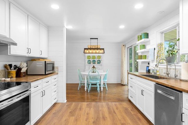 5460 HWY 238, Jacksonville, OR 97530