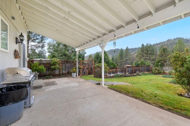 5460 HWY 238, Jacksonville, OR 97530