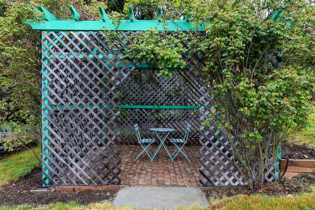 5460 HWY 238, Jacksonville, OR 97530