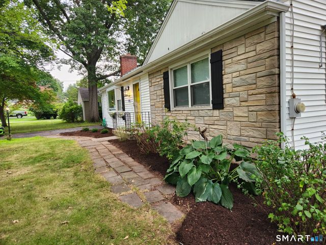 48 Meadow Farms Road, West Hartford, CT 06107