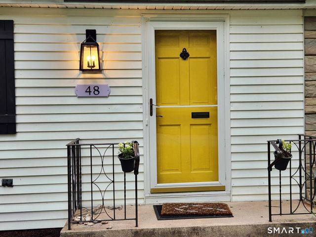 48 Meadow Farms Road, West Hartford, CT 06107