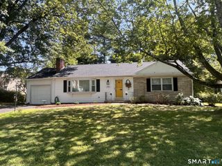 48 Meadow Farms Road, West Hartford, CT 06107