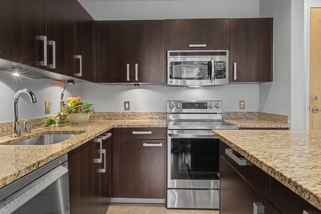 600 12th Ave S Apt 1510, Nashville, TN 37203