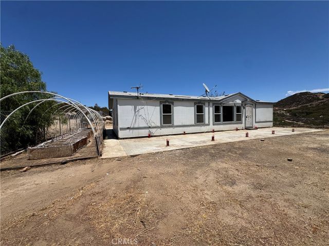 41251 Rope Road, Hemet, CA 92544