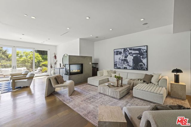 2756 Westshire Drive, Los Angeles, CA 90068