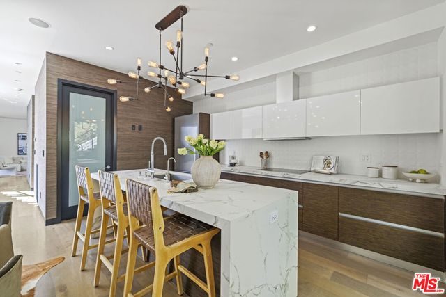 2756 Westshire Drive, Los Angeles, CA 90068