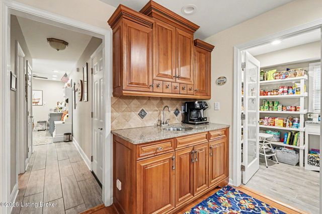 1799 Veechdale Rd, Simpsonville, KY 40067