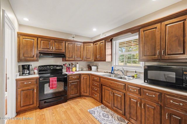 1799 Veechdale Rd, Simpsonville, KY 40067