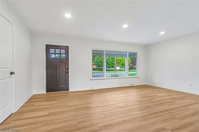 6305 Meadowbrook Drive, Mentor, OH 44060