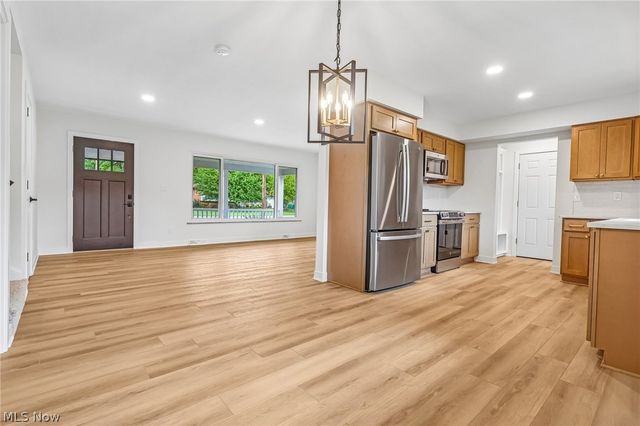 6305 Meadowbrook Drive, Mentor, OH 44060