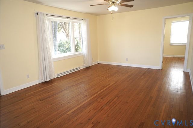 904 Forestview Dr, Colonial Heights, VA 23834