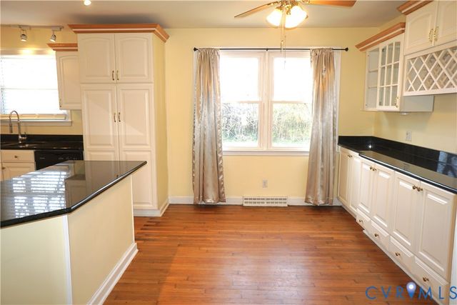 904 Forestview Dr, Colonial Heights, VA 23834