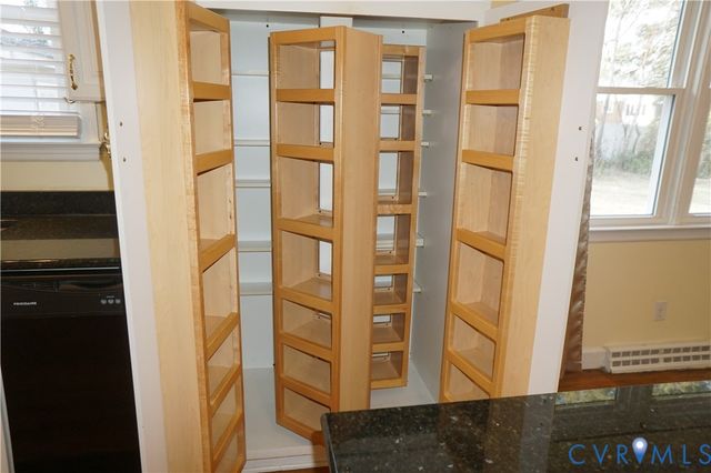 904 Forestview Dr, Colonial Heights, VA 23834