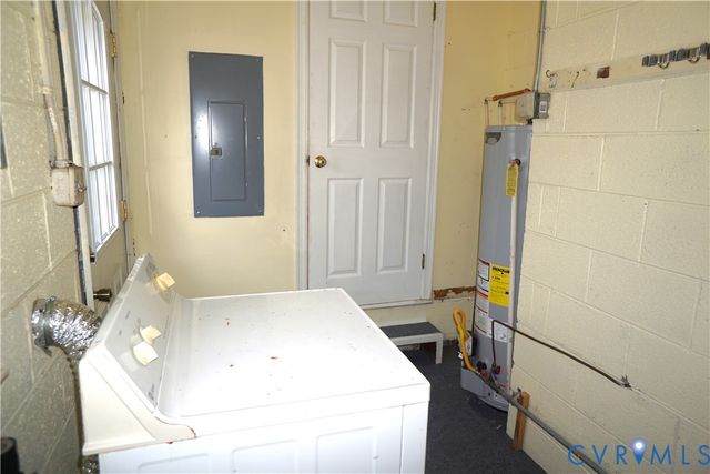 904 Forestview Dr, Colonial Heights, VA 23834