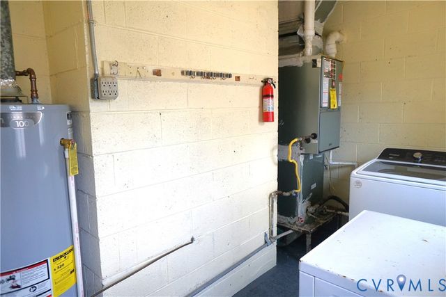 904 Forestview Dr, Colonial Heights, VA 23834