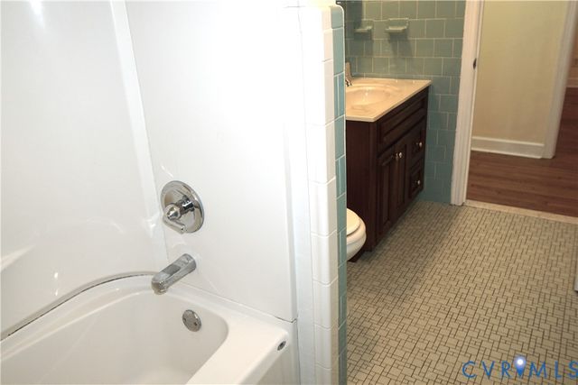 904 Forestview Dr, Colonial Heights, VA 23834