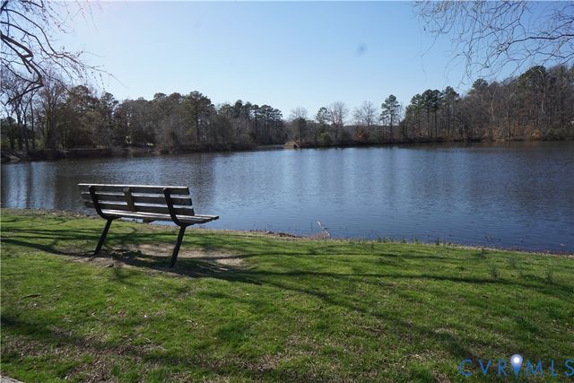 904 Forestview Dr, Colonial Heights, VA 23834