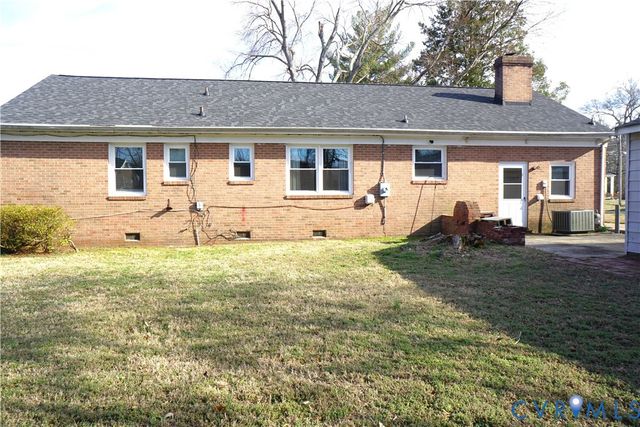 904 Forestview Dr, Colonial Heights, VA 23834